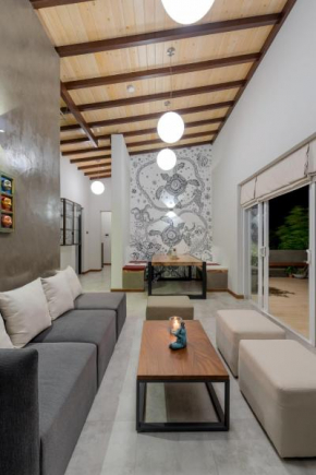 Hikka Hill Loft